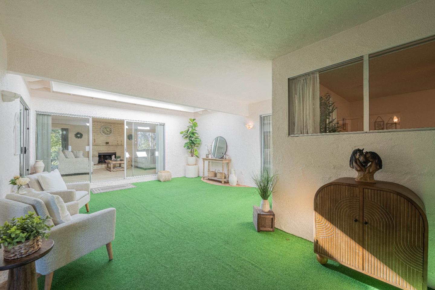 Detail Gallery Image 3 of 37 For 9525 S Century Oak Rd, Salinas,  CA 93907 - 3 Beds | 2 Baths