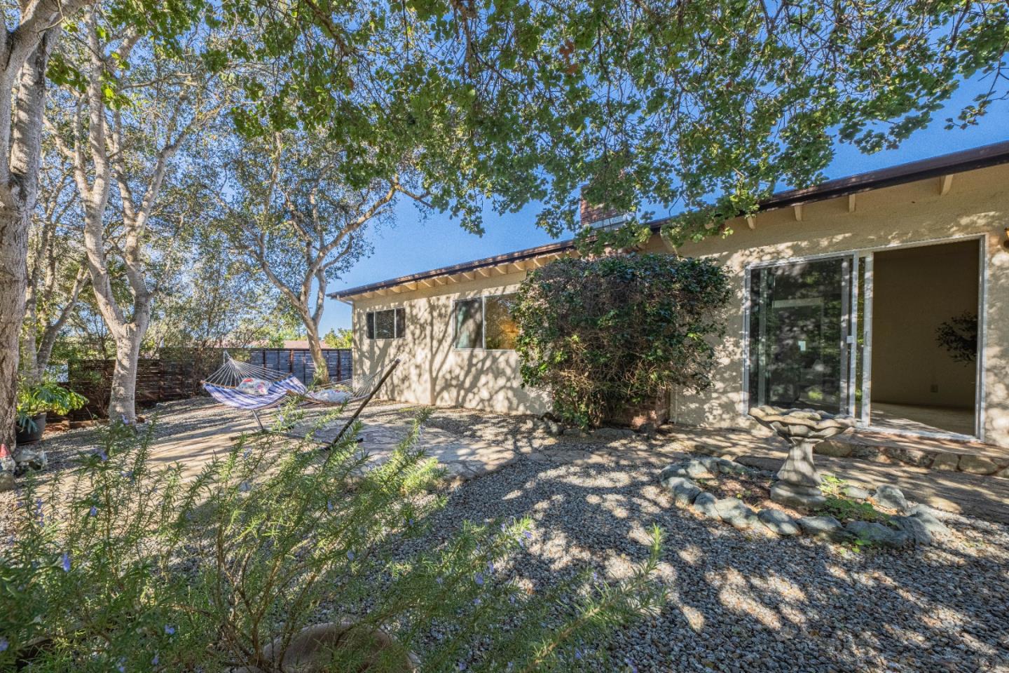 Detail Gallery Image 5 of 37 For 9525 S Century Oak Rd, Salinas,  CA 93907 - 3 Beds | 2 Baths