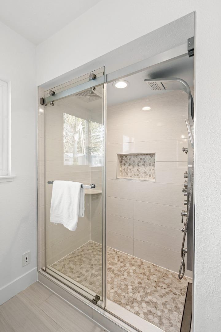 Detail Gallery Image 38 of 81 For 3151 Ramona St, Palo Alto,  CA 94306 - 3 Beds | 3 Baths