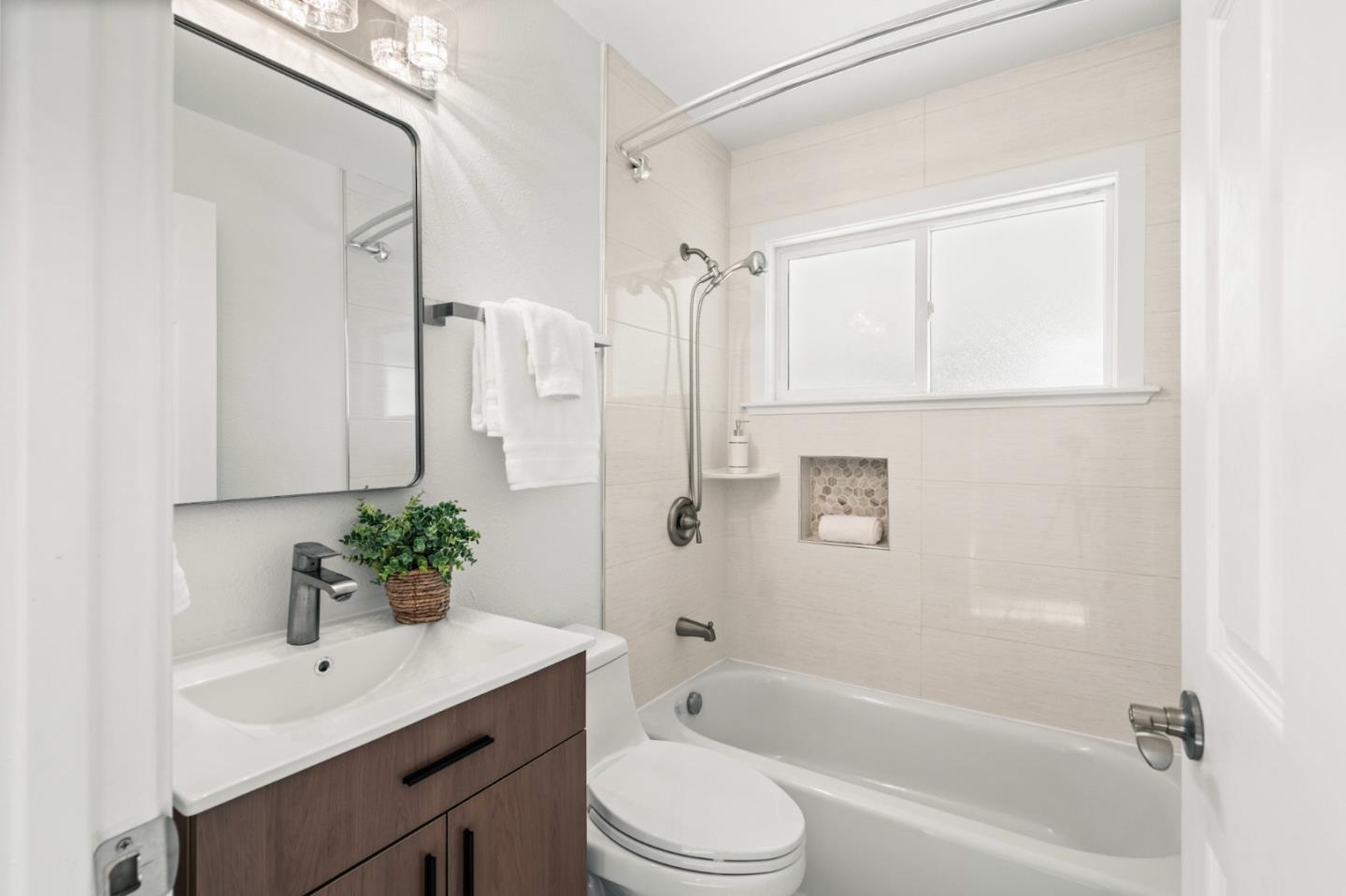 Detail Gallery Image 45 of 81 For 3151 Ramona St, Palo Alto,  CA 94306 - 3 Beds | 3 Baths