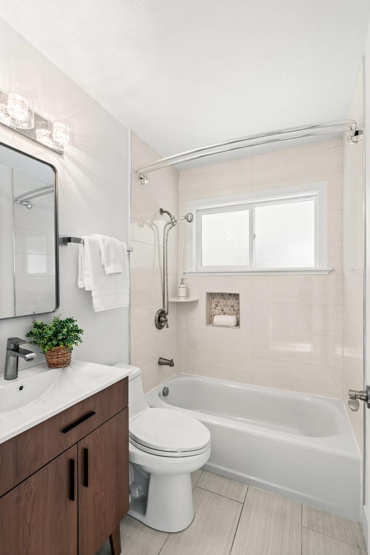 Detail Gallery Image 46 of 81 For 3151 Ramona St, Palo Alto,  CA 94306 - 3 Beds | 3 Baths