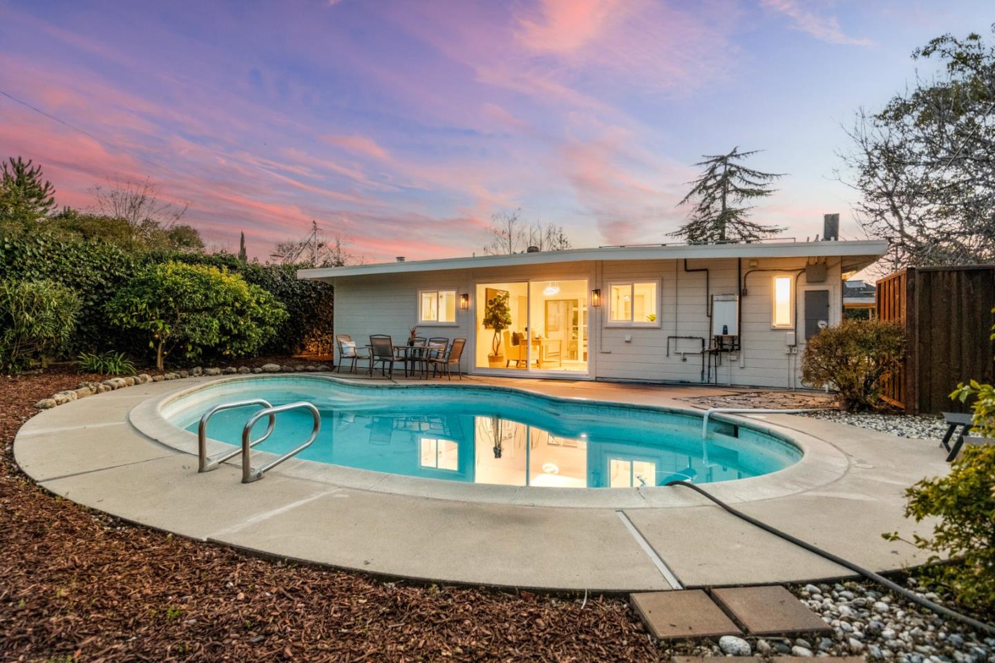 Detail Gallery Image 62 of 81 For 3151 Ramona St, Palo Alto,  CA 94306 - 3 Beds | 3 Baths