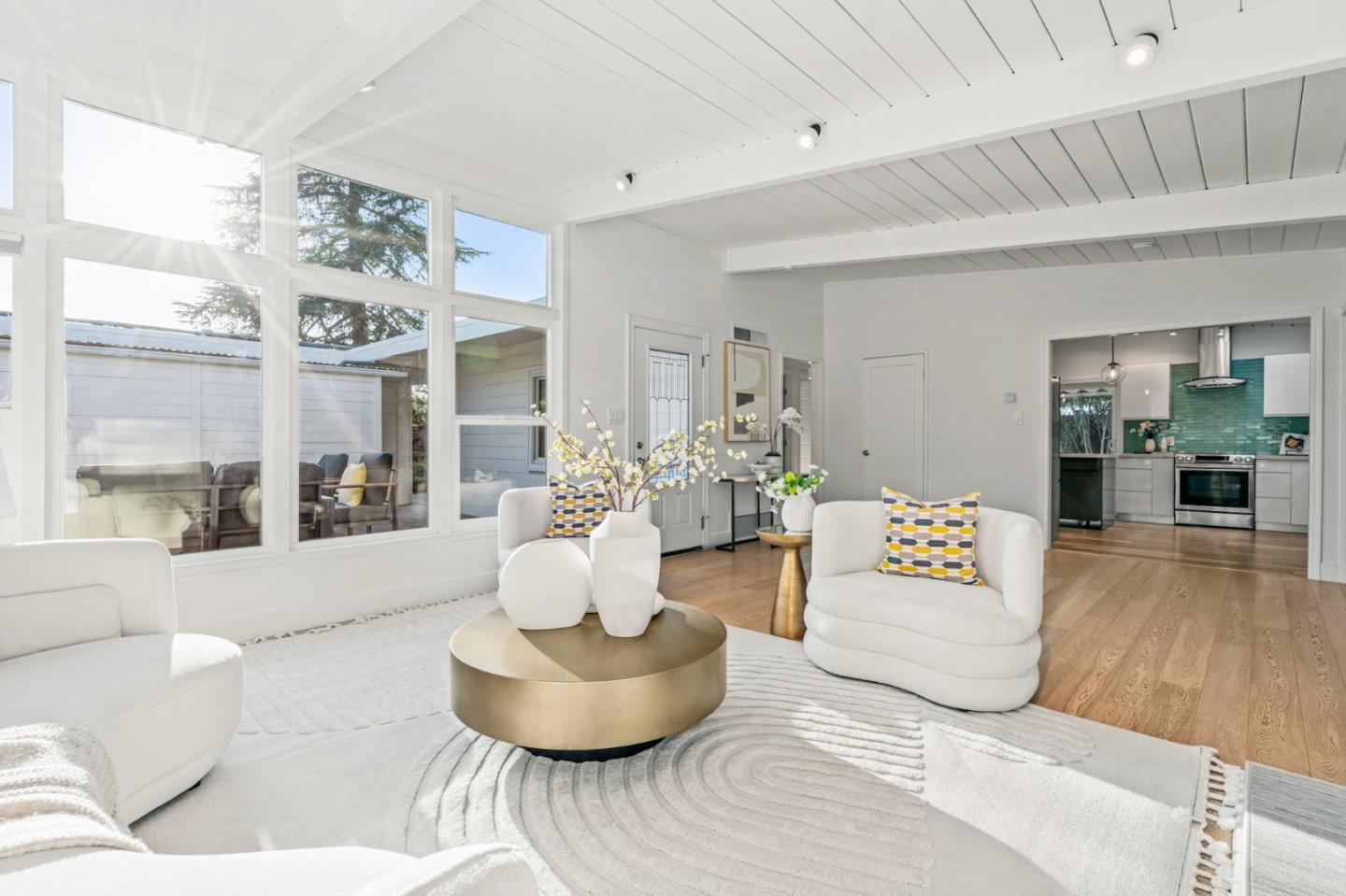 Detail Gallery Image 9 of 81 For 3151 Ramona St, Palo Alto,  CA 94306 - 3 Beds | 3 Baths