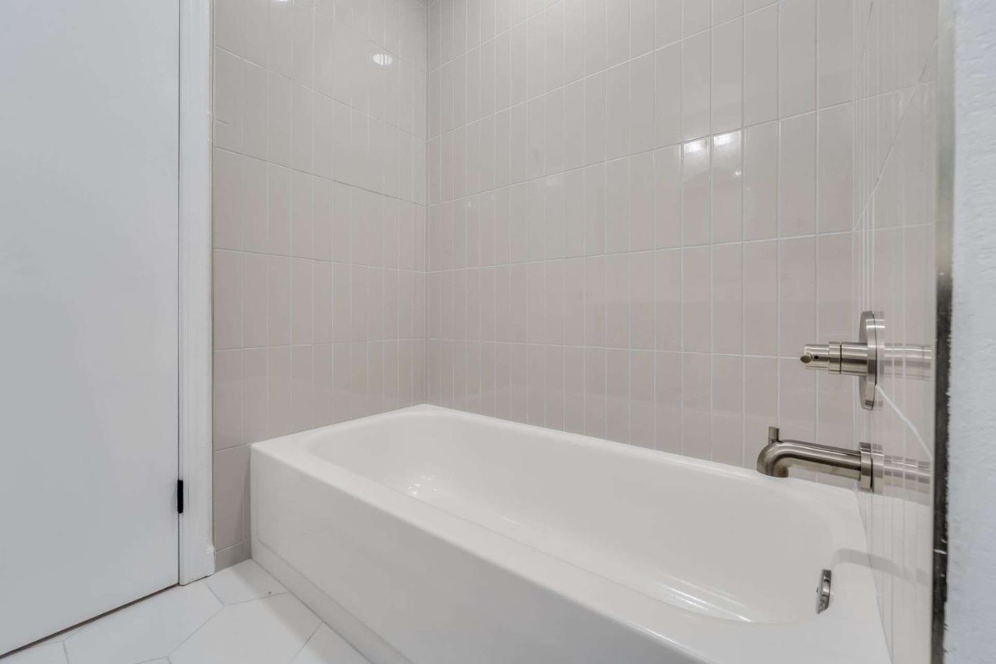 Detail Gallery Image 12 of 39 For 853 Erie Cir, Milpitas,  CA 95035 - 4 Beds | 2/1 Baths