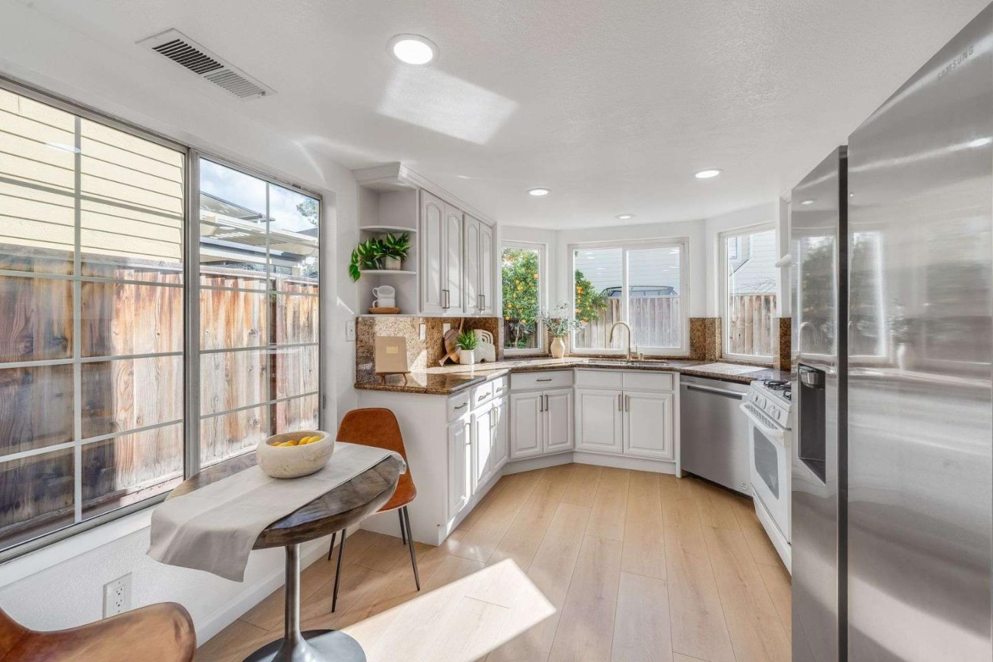 Detail Gallery Image 7 of 39 For 853 Erie Cir, Milpitas,  CA 95035 - 4 Beds | 2/1 Baths