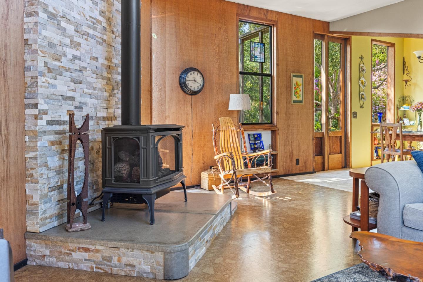 Detail Gallery Image 12 of 41 For 3405 Rio Rd, Carmel,  CA 93923 - 2 Beds | 2/1 Baths