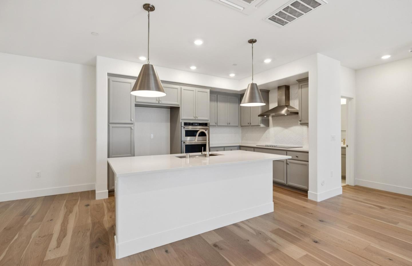 Photo #16: ML82031110 Listing: Photo #16