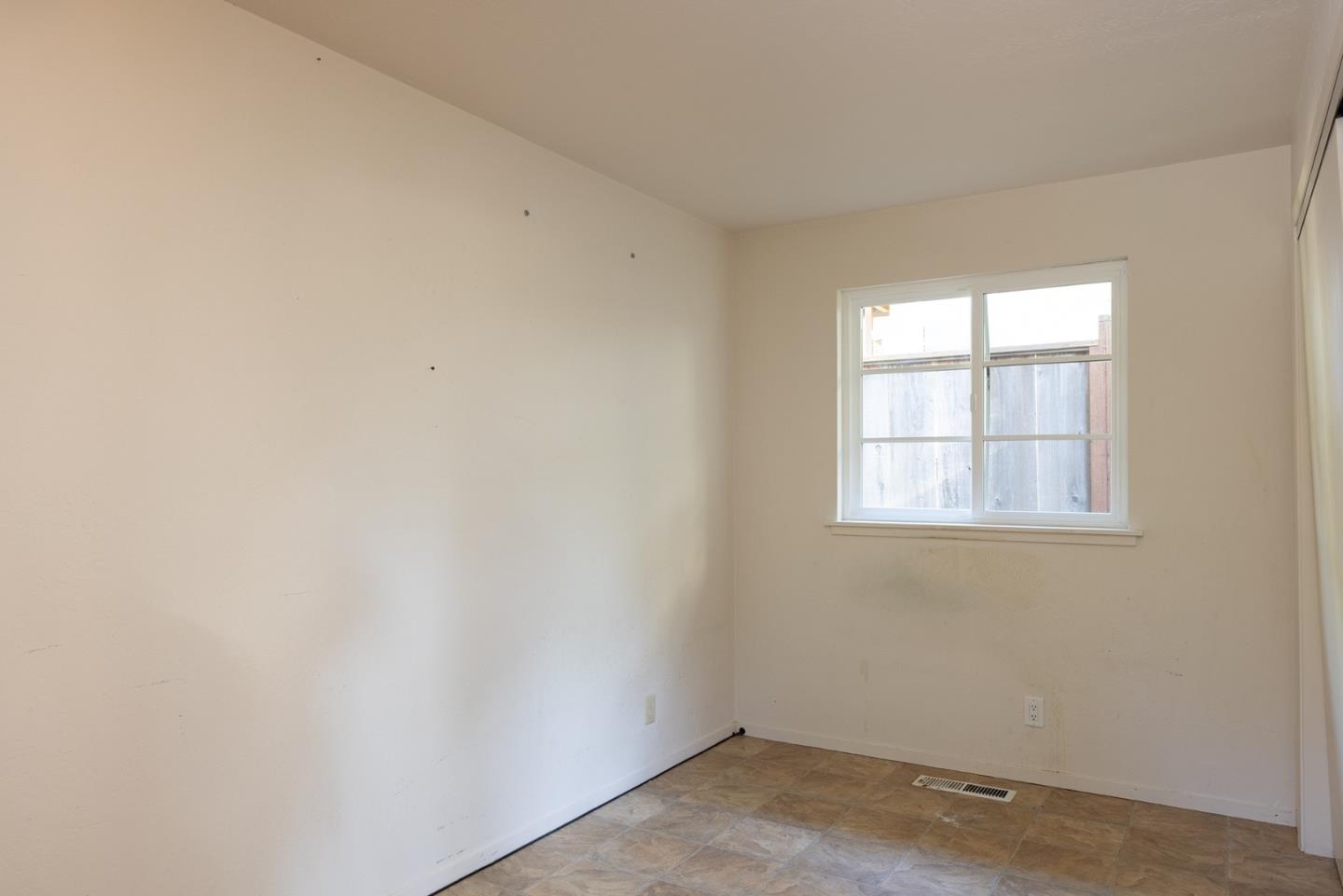 Detail Gallery Image 10 of 12 For 1215 Miles Ave, Pacific Grove,  CA 93950 - 1 Beds | 1 Baths