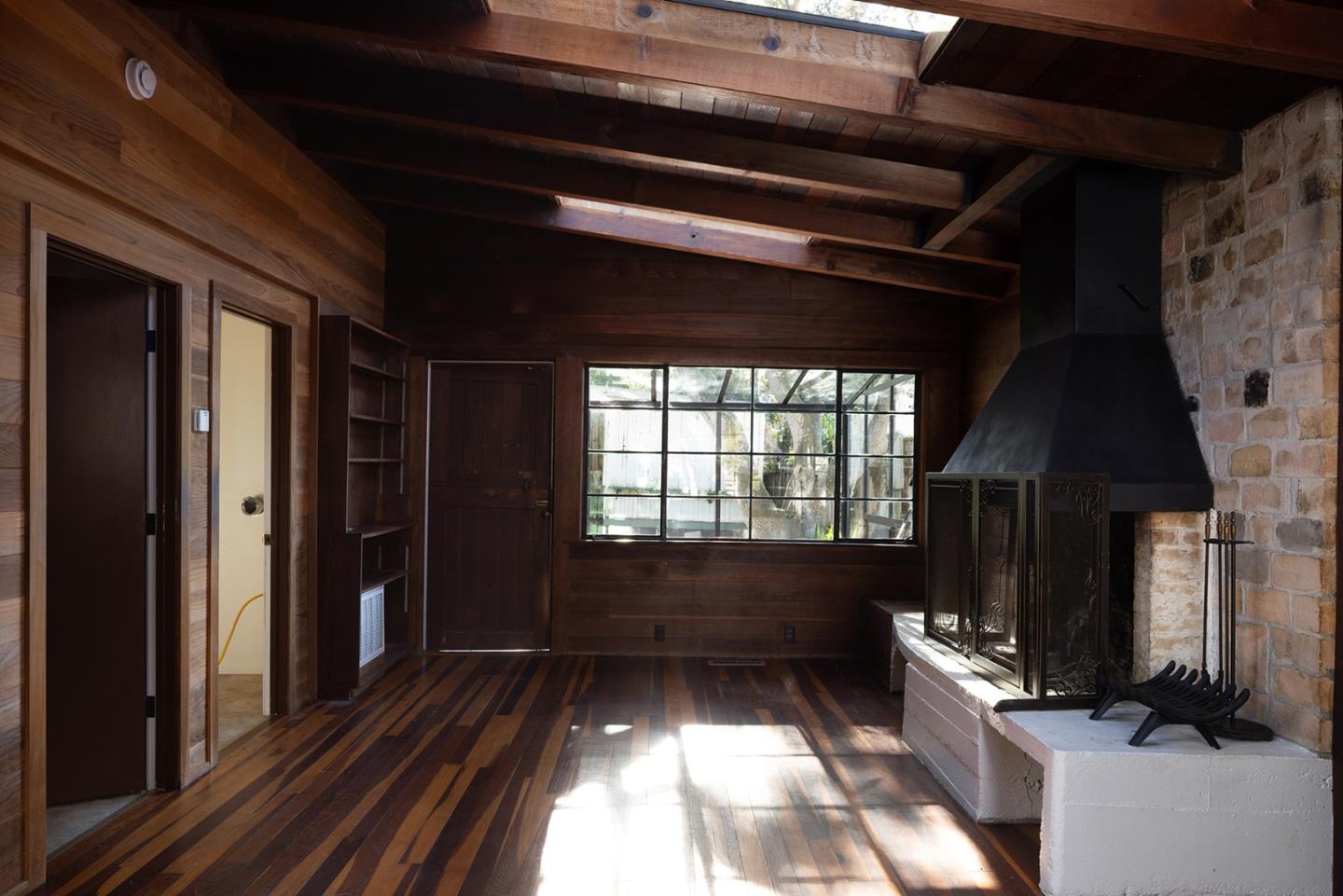 Detail Gallery Image 2 of 12 For 1215 Miles Ave, Pacific Grove,  CA 93950 - 1 Beds | 1 Baths