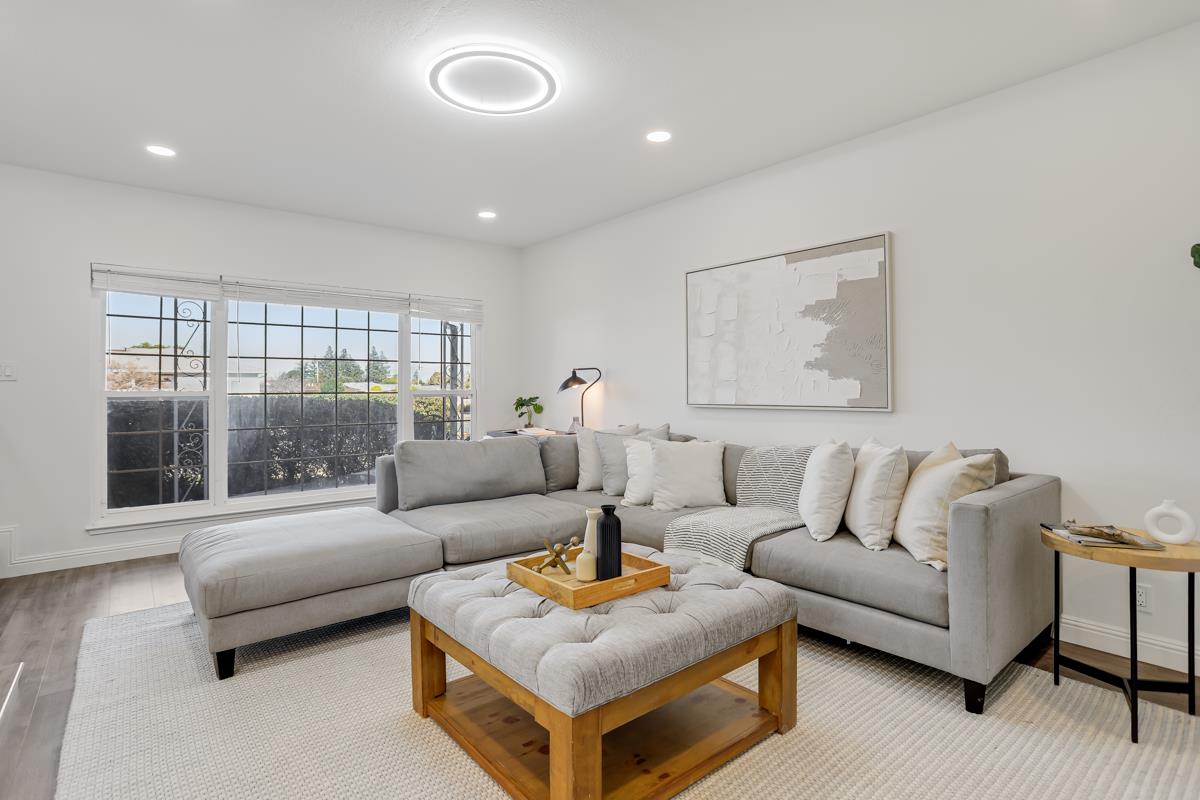 Detail Gallery Image 10 of 34 For 3278 Loma Alta Dr, Santa Clara,  CA 95051 - 3 Beds | 2 Baths