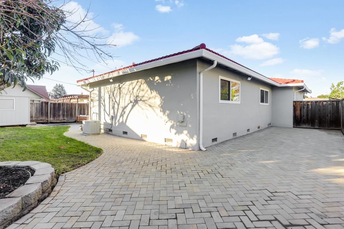 Detail Gallery Image 33 of 34 For 3278 Loma Alta Dr, Santa Clara,  CA 95051 - 3 Beds | 2 Baths