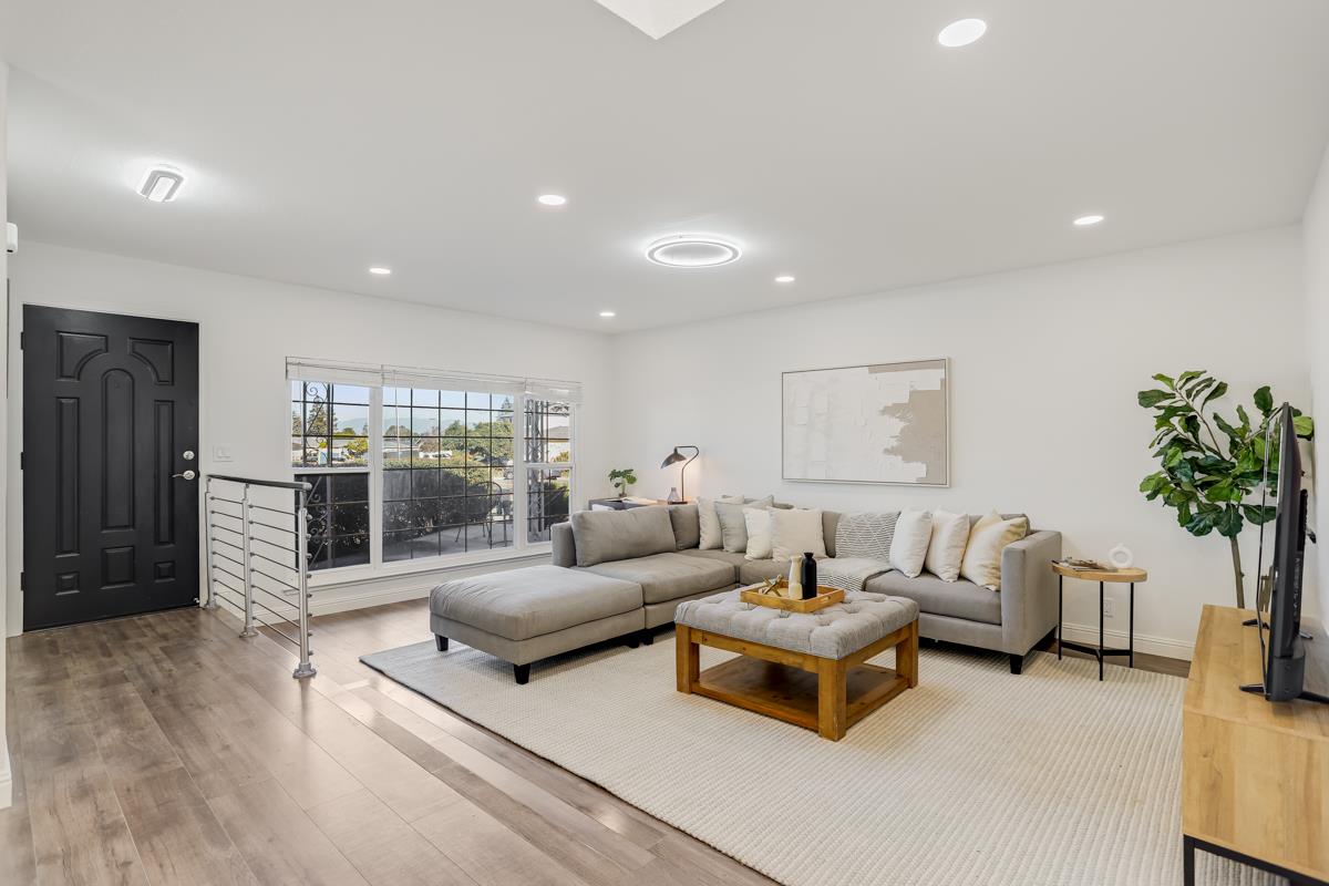 Detail Gallery Image 6 of 34 For 3278 Loma Alta Dr, Santa Clara,  CA 95051 - 3 Beds | 2 Baths