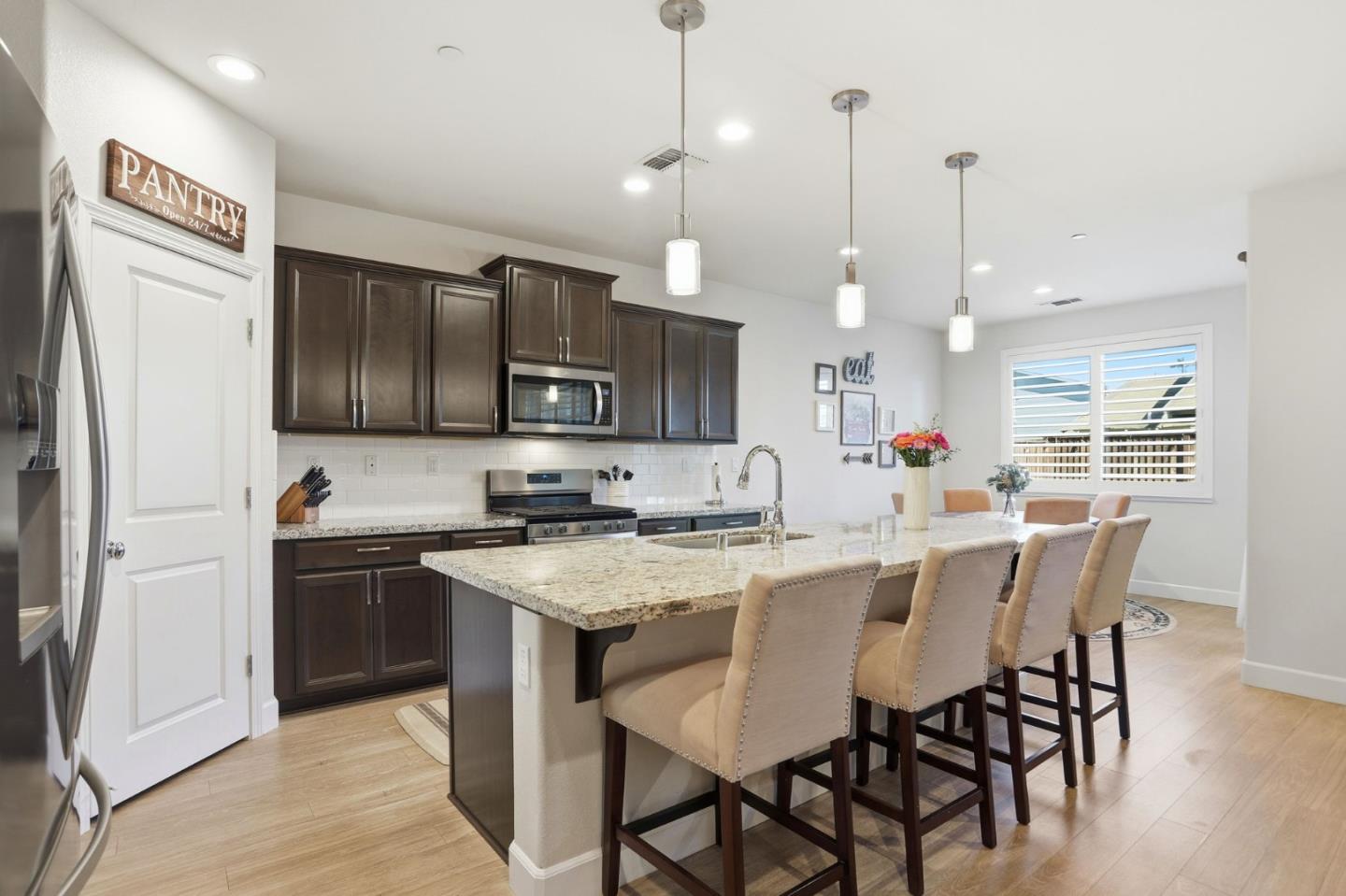 Detail Gallery Image 11 of 47 For 781 Segovia Dr, Hollister,  CA 95023 - 3 Beds | 2/1 Baths