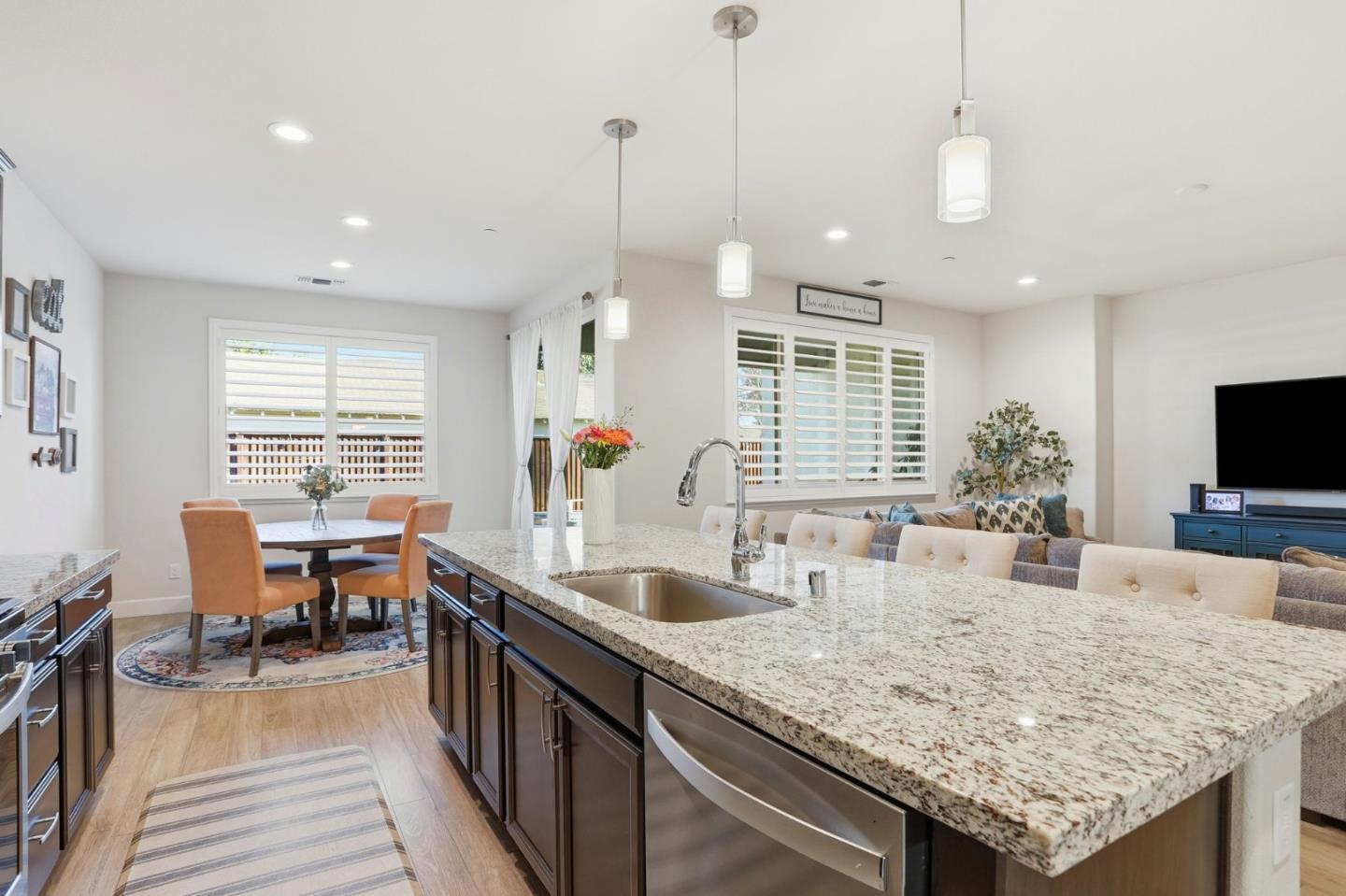 Detail Gallery Image 13 of 47 For 781 Segovia Dr, Hollister,  CA 95023 - 3 Beds | 2/1 Baths