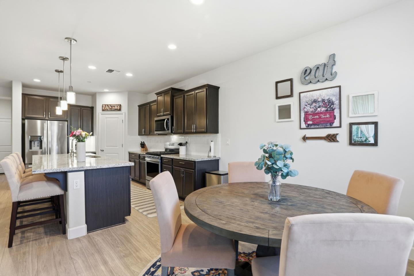 Detail Gallery Image 15 of 47 For 781 Segovia Dr, Hollister,  CA 95023 - 3 Beds | 2/1 Baths