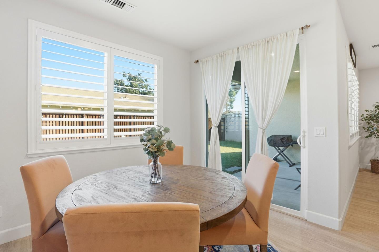 Detail Gallery Image 17 of 47 For 781 Segovia Dr, Hollister,  CA 95023 - 3 Beds | 2/1 Baths