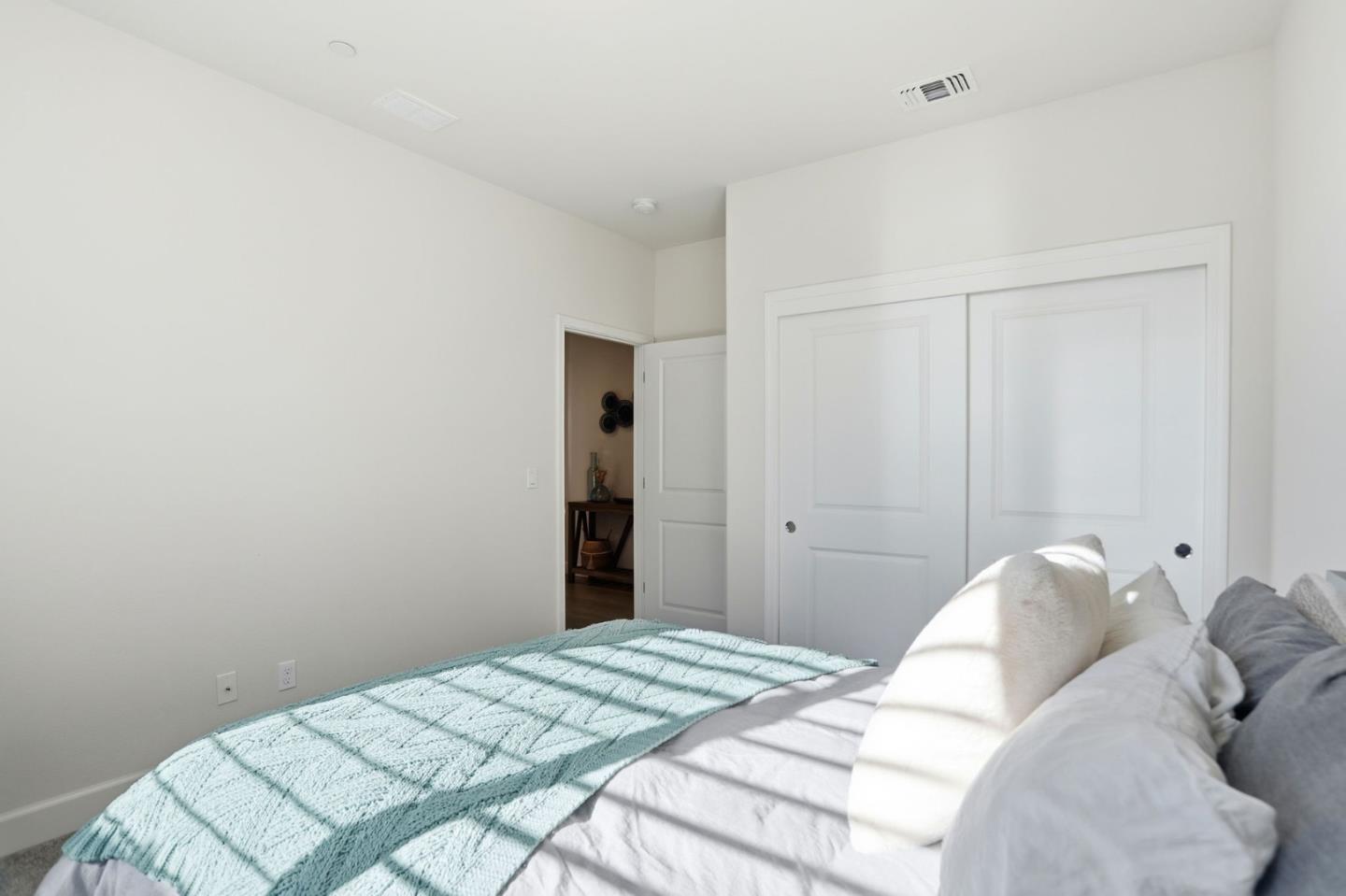 Detail Gallery Image 33 of 47 For 781 Segovia Dr, Hollister,  CA 95023 - 3 Beds | 2/1 Baths