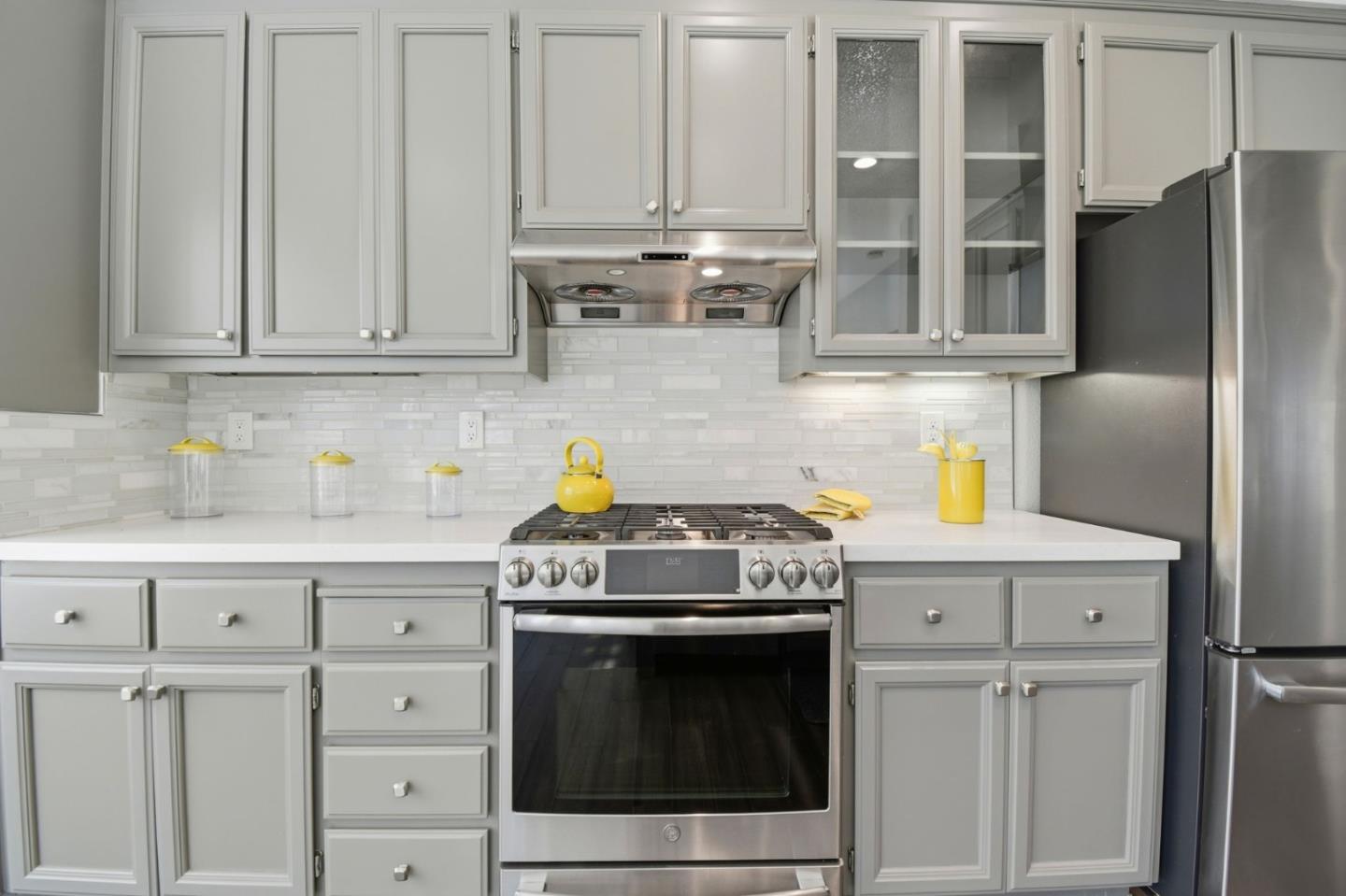 Detail Gallery Image 11 of 63 For 327 Ratto Rd, Alameda,  CA 94502 - 4 Beds | 2 Baths