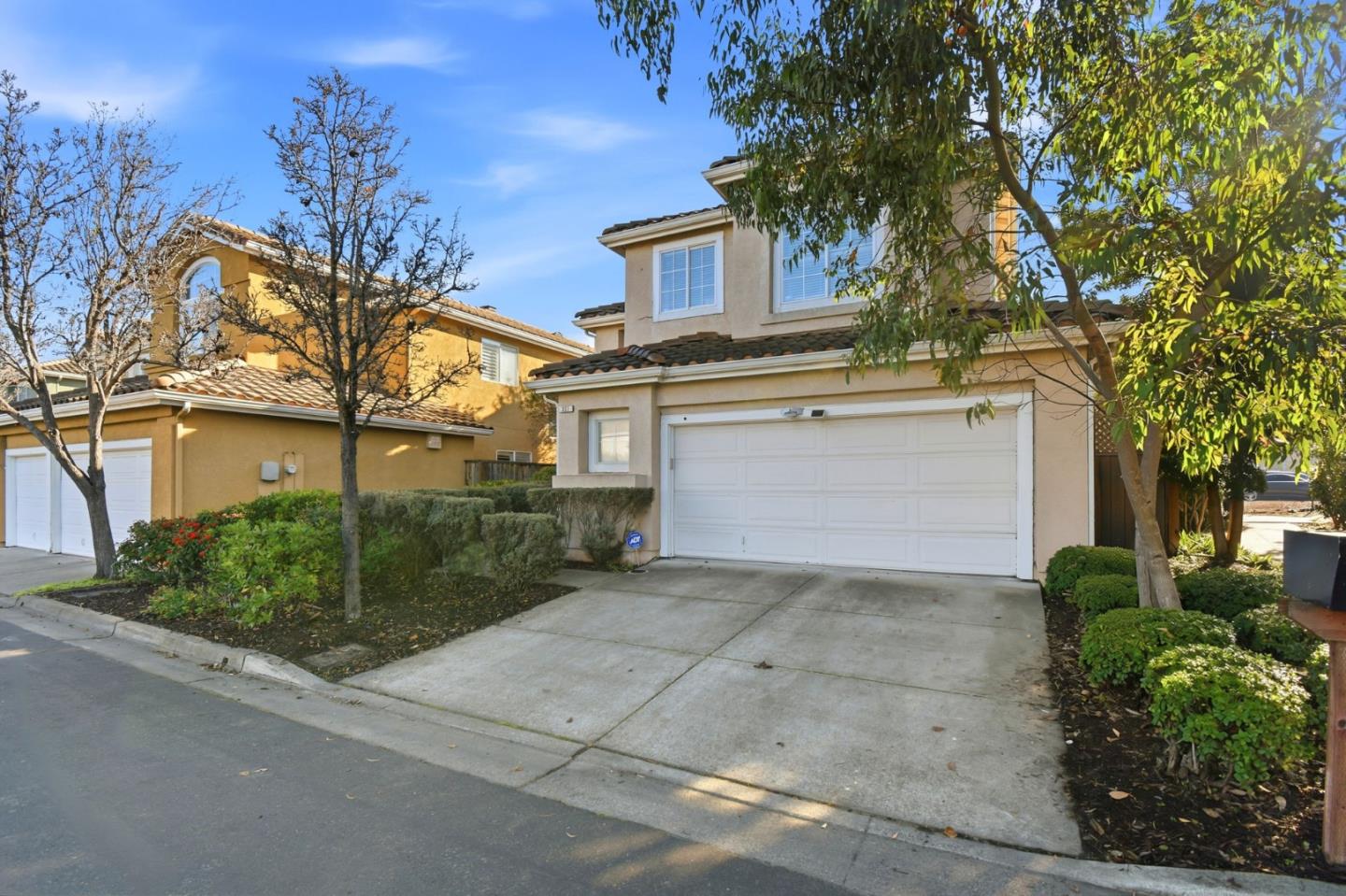 Detail Gallery Image 3 of 63 For 327 Ratto Rd, Alameda,  CA 94502 - 4 Beds | 2 Baths