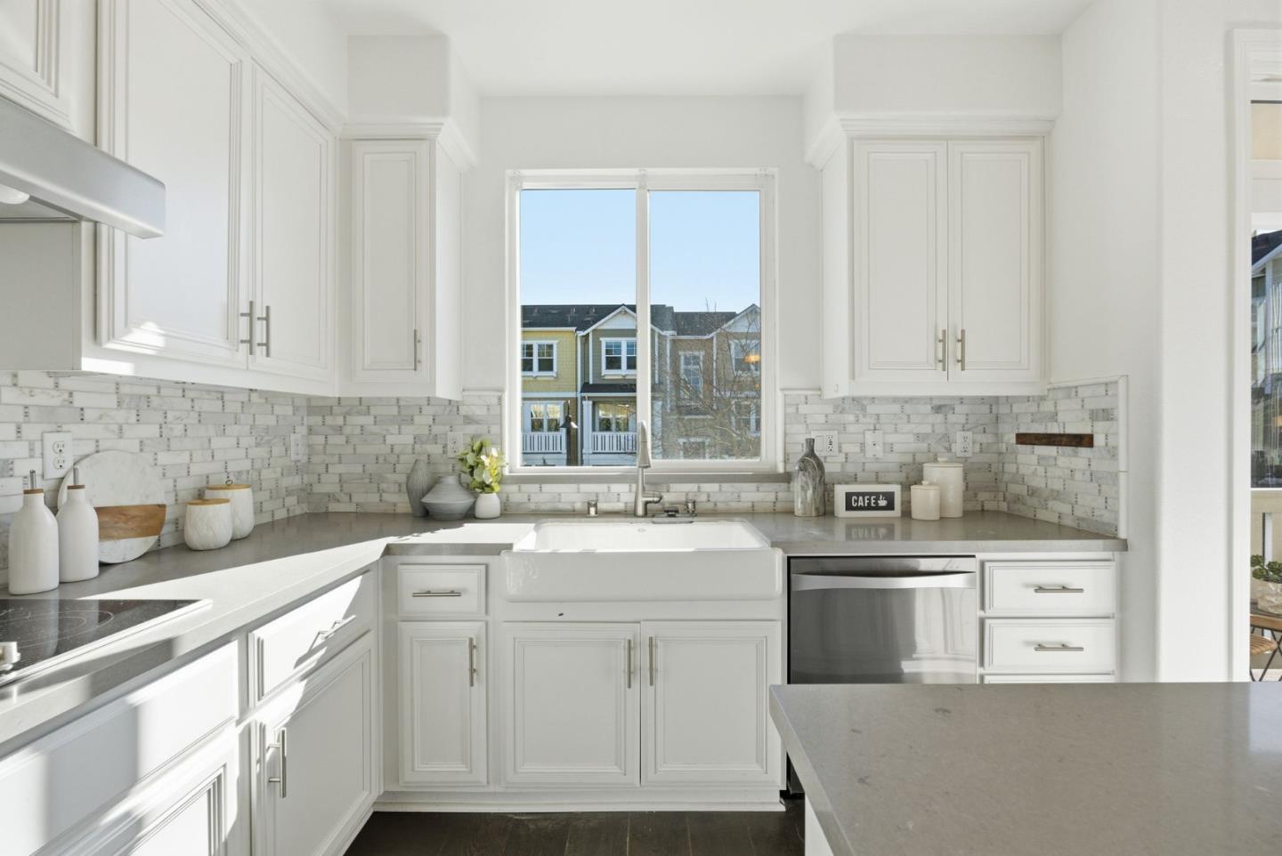 Detail Gallery Image 12 of 43 For 2039 Colony St, Mountain View,  CA 94043 - 4 Beds | 3/1 Baths