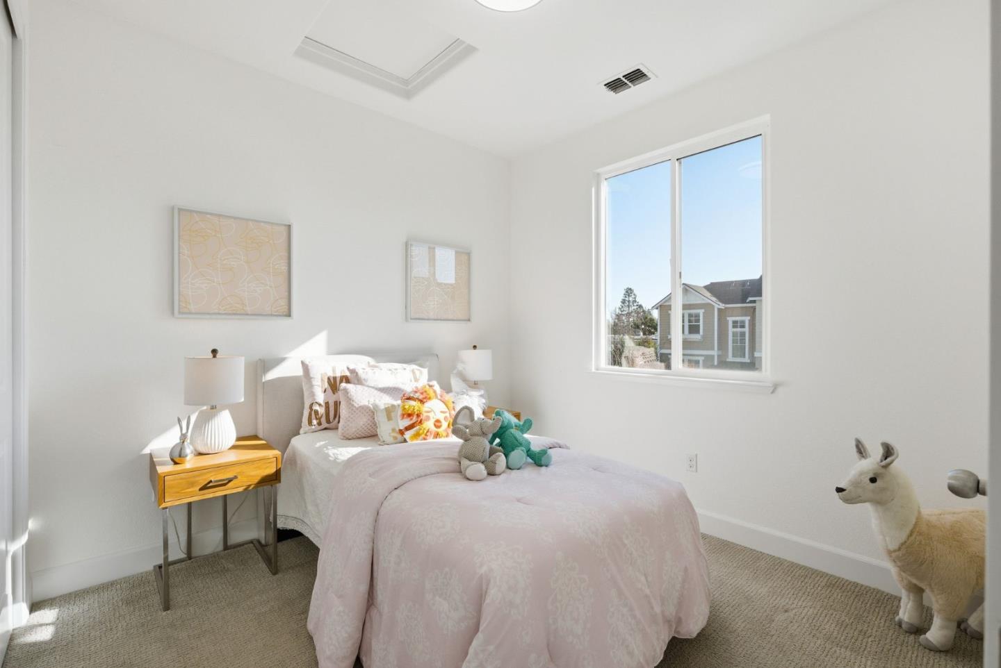 Detail Gallery Image 25 of 43 For 2039 Colony St, Mountain View,  CA 94043 - 4 Beds | 3/1 Baths