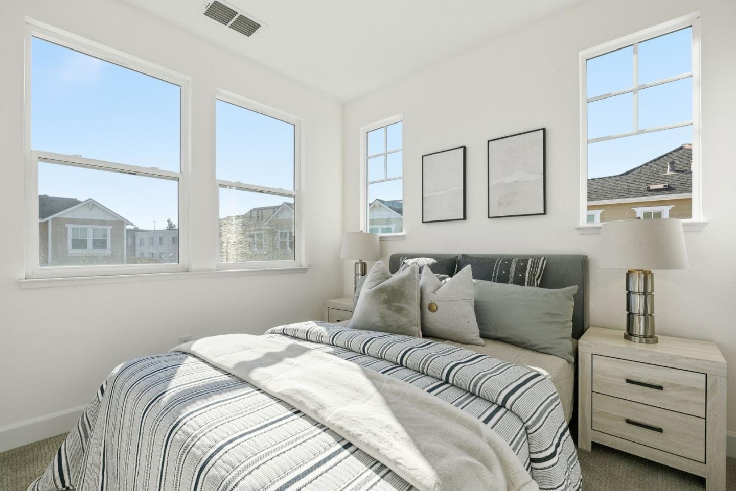 Detail Gallery Image 27 of 43 For 2039 Colony St, Mountain View,  CA 94043 - 4 Beds | 3/1 Baths