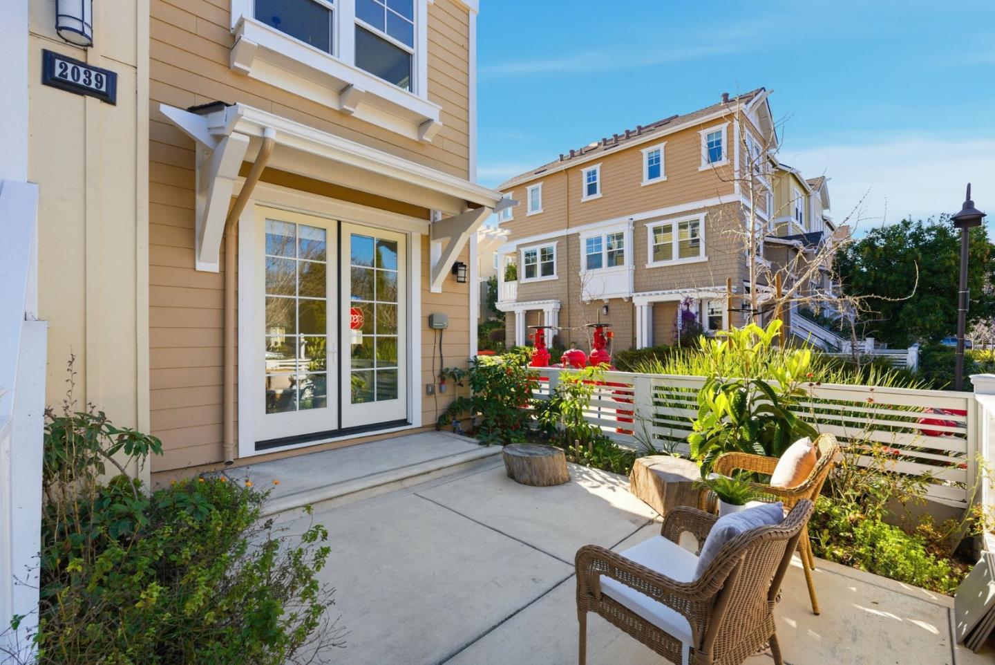 Detail Gallery Image 3 of 43 For 2039 Colony St, Mountain View,  CA 94043 - 4 Beds | 3/1 Baths