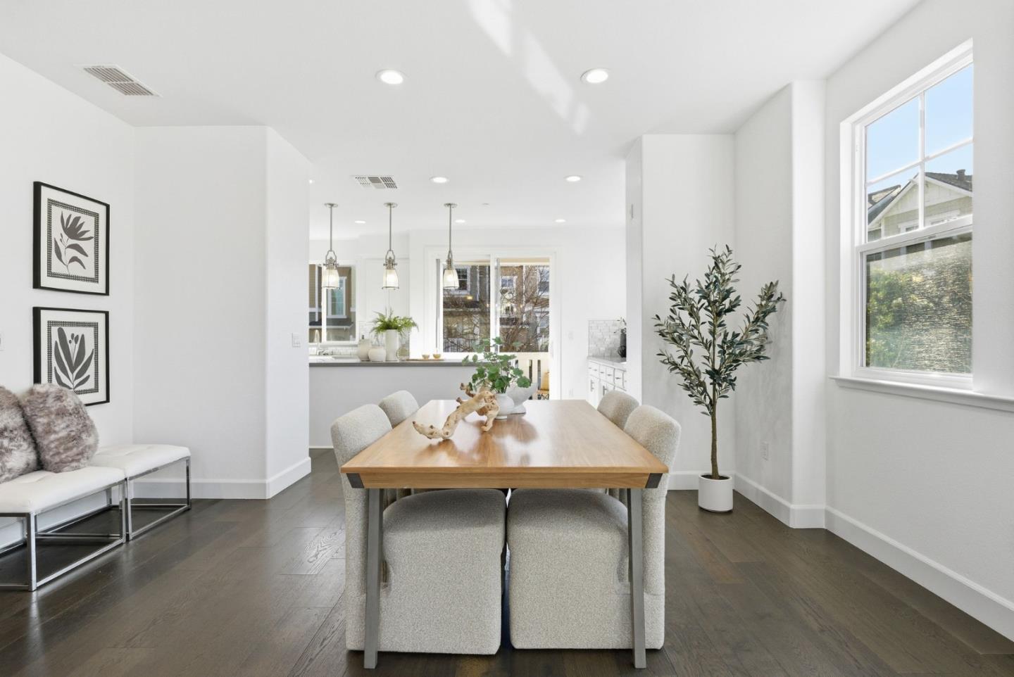 Detail Gallery Image 6 of 43 For 2039 Colony St, Mountain View,  CA 94043 - 4 Beds | 3/1 Baths