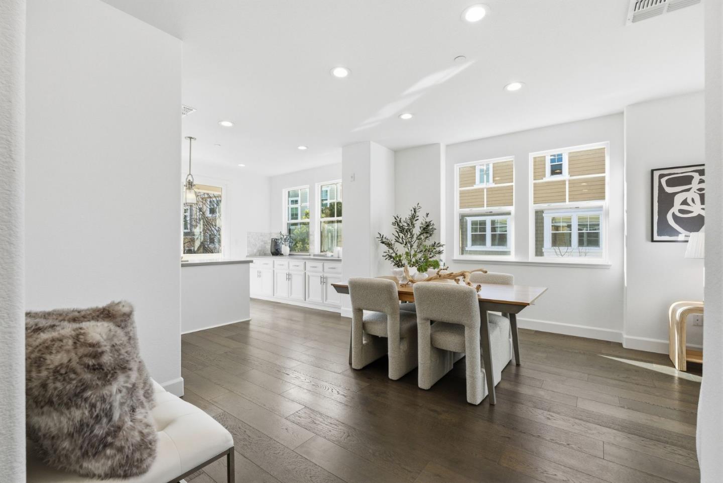 Detail Gallery Image 7 of 43 For 2039 Colony St, Mountain View,  CA 94043 - 4 Beds | 3/1 Baths