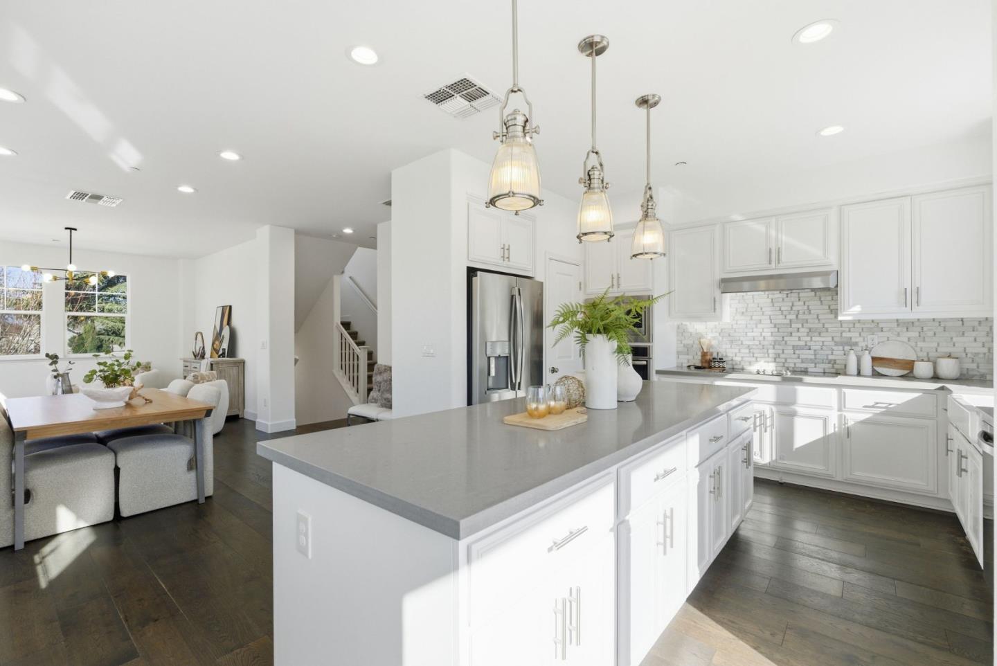 Detail Gallery Image 9 of 43 For 2039 Colony St, Mountain View,  CA 94043 - 4 Beds | 3/1 Baths