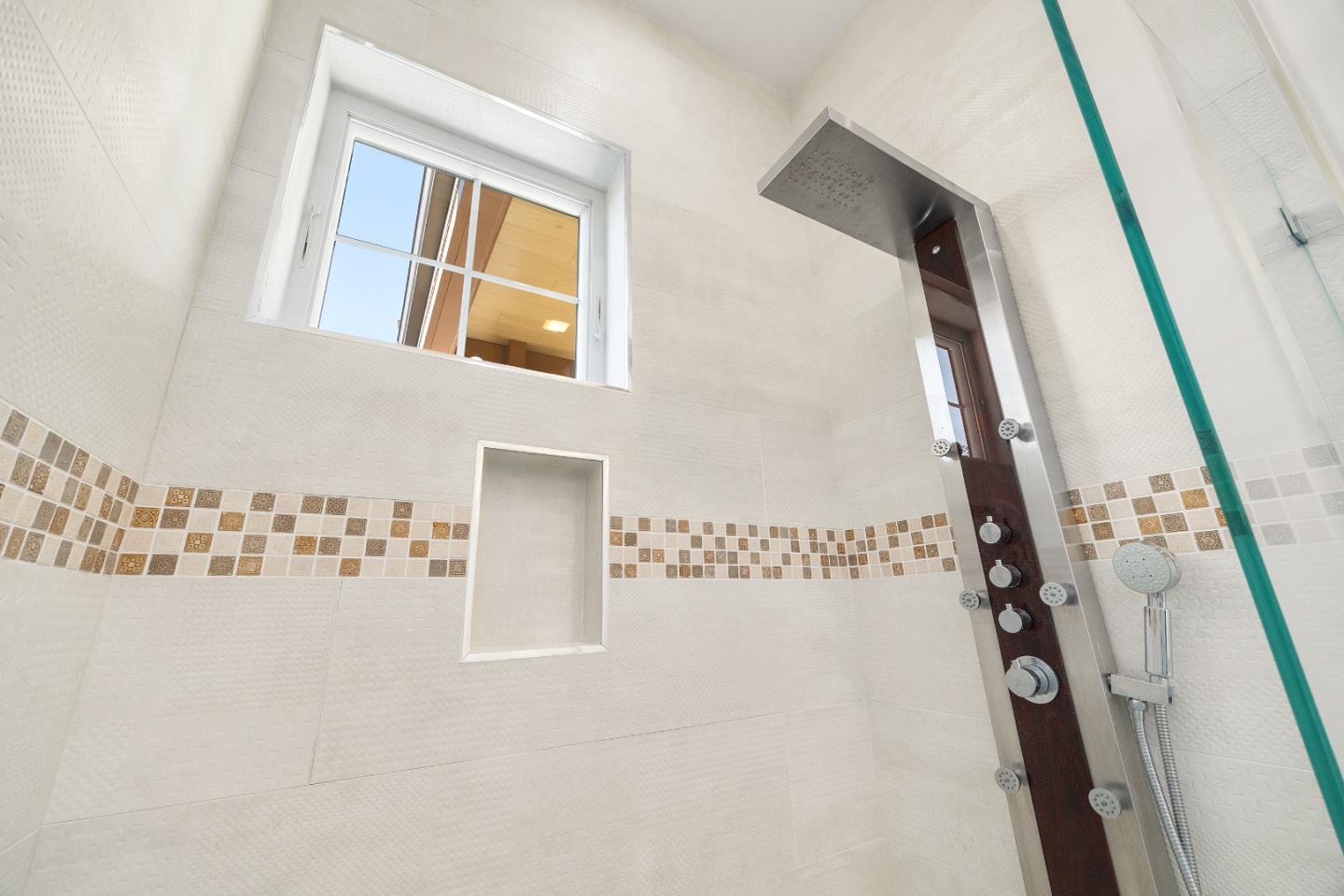 Detail Gallery Image 34 of 69 For 2520 Benson Ave, Santa Cruz,  CA 95065 - 4 Beds | 3/1 Baths