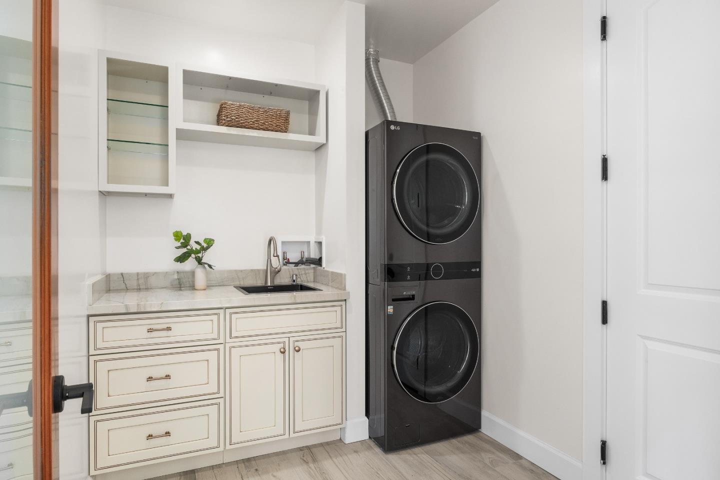 Detail Gallery Image 51 of 69 For 2520 Benson Ave, Santa Cruz,  CA 95065 - 4 Beds | 3/1 Baths