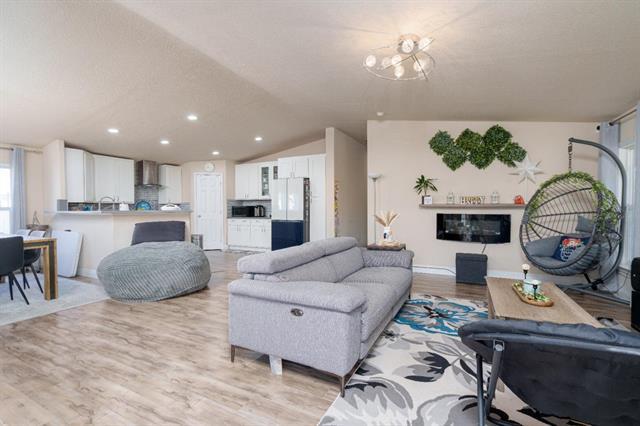 Detail Gallery Image 3 of 18 For 417 Chateau La Salle Drive #417,  San Jose,  CA 95111 - 3 Beds | 2 Baths