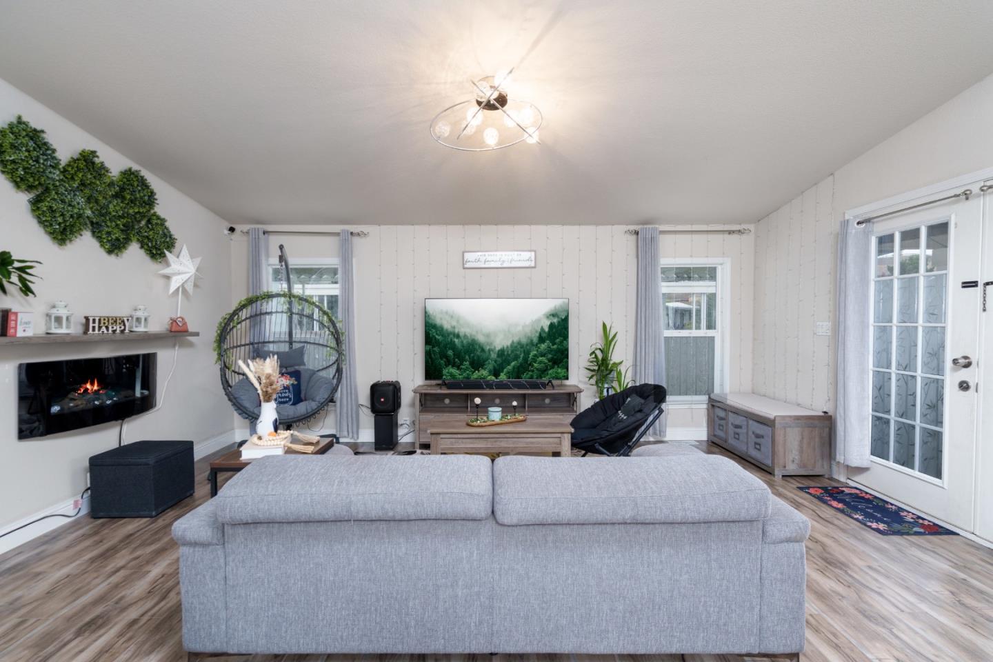 Detail Gallery Image 5 of 18 For 417 Chateau La Salle Drive #417,  San Jose,  CA 95111 - 3 Beds | 2 Baths