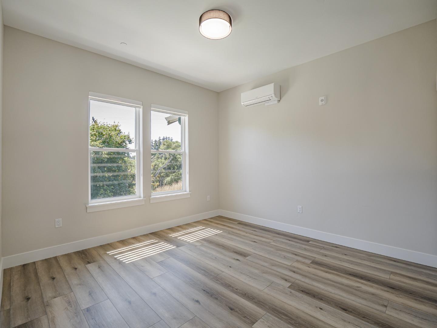 Detail Gallery Image 13 of 36 For 101 Aptos Village Way #4,  Aptos,  CA 95003 - 1 Beds | 1/1 Baths