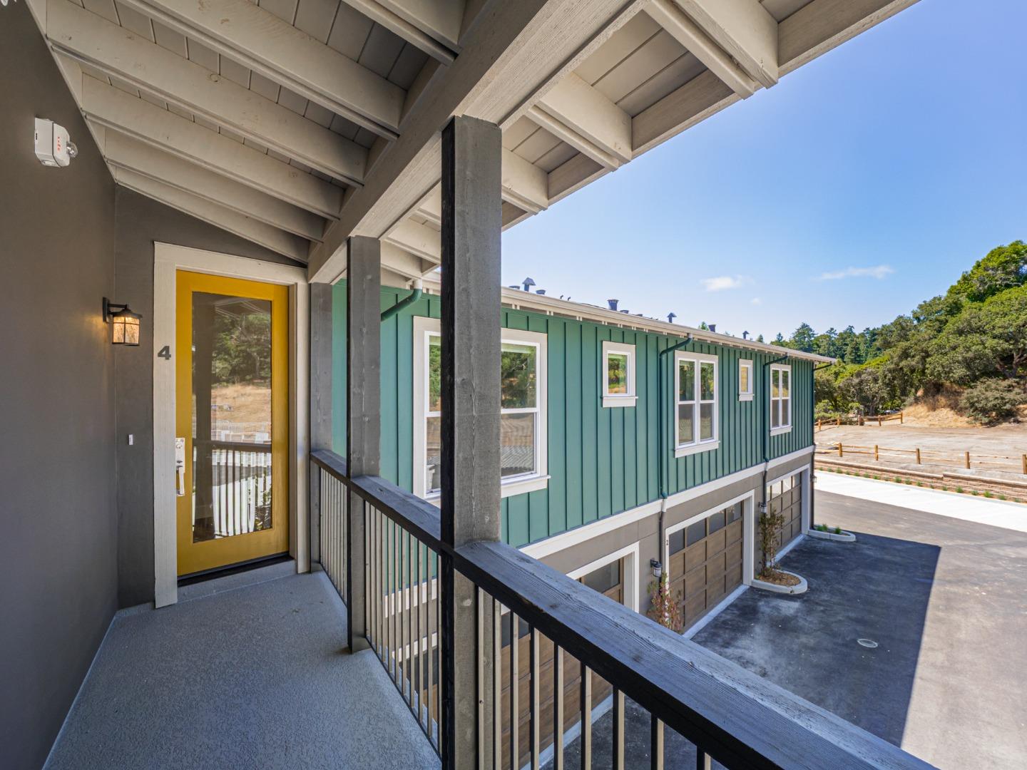 Detail Gallery Image 16 of 36 For 101 Aptos Village Way #4,  Aptos,  CA 95003 - 1 Beds | 1/1 Baths