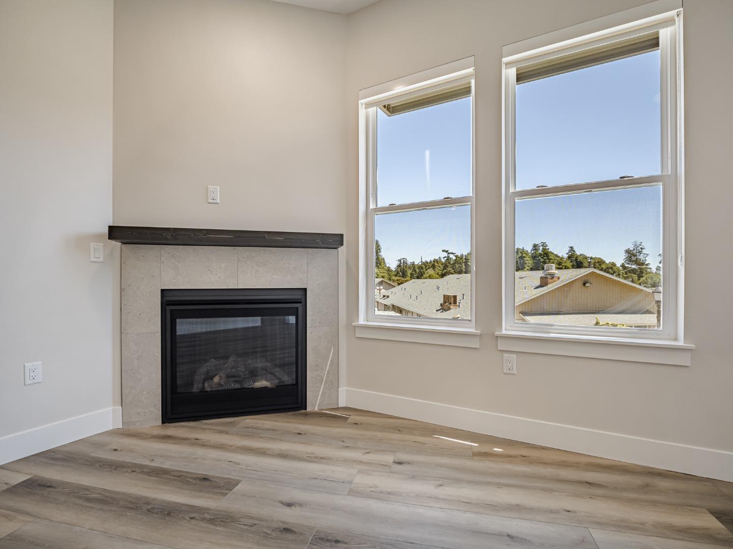 Detail Gallery Image 4 of 36 For 101 Aptos Village Way #4,  Aptos,  CA 95003 - 1 Beds | 1/1 Baths