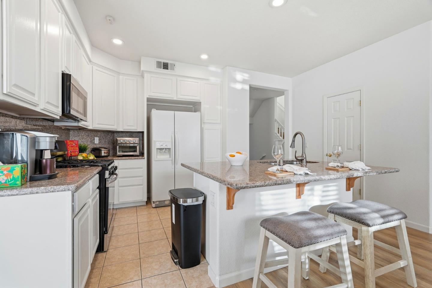 Detail Gallery Image 11 of 36 For 1622 Salamoni Ct, San Jose,  CA 95133 - 3 Beds | 2/1 Baths