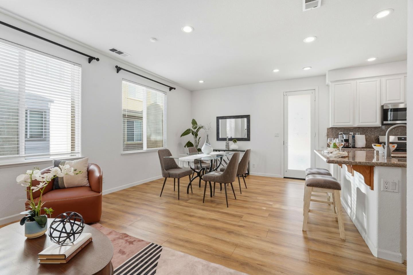 Detail Gallery Image 13 of 36 For 1622 Salamoni Ct, San Jose,  CA 95133 - 3 Beds | 2/1 Baths