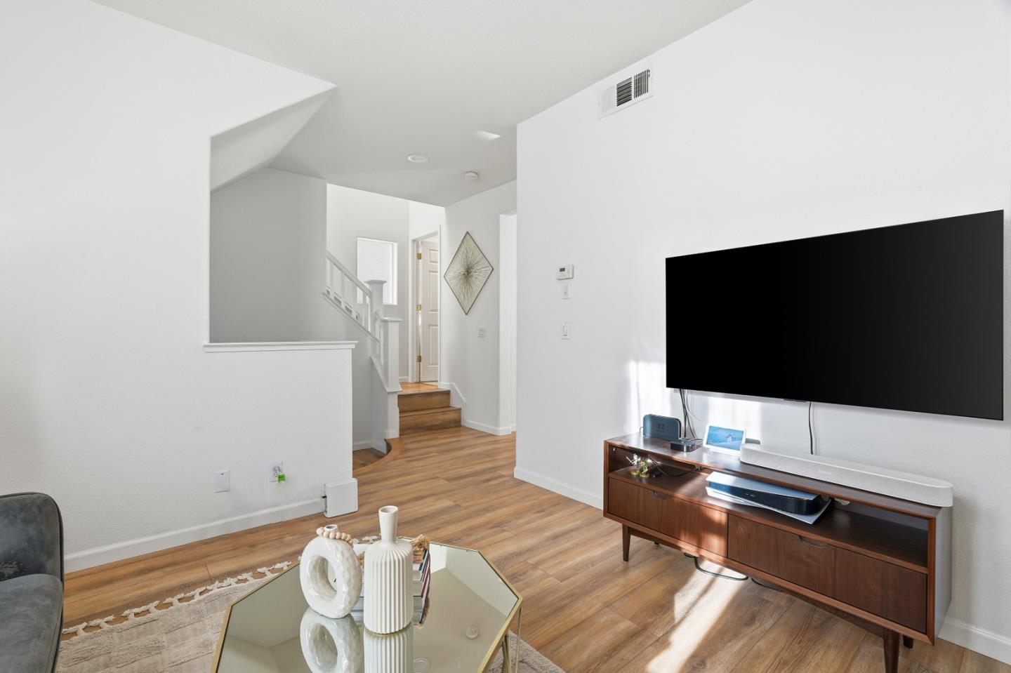 Detail Gallery Image 8 of 36 For 1622 Salamoni Ct, San Jose,  CA 95133 - 3 Beds | 2/1 Baths