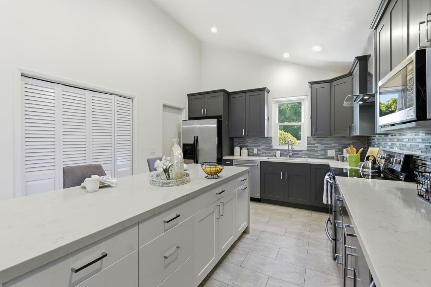 Detail Gallery Image 13 of 37 For 5341 Larch Grove Pl, San Jose,  CA 95123 - 3 Beds | 2 Baths