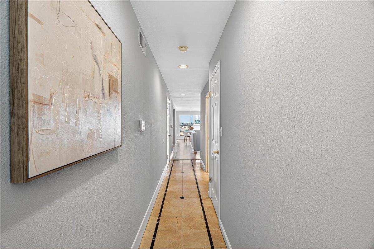 Detail Gallery Image 4 of 39 For 29 Jennings Ct, San Francisco,  CA 94124 - 3 Beds | 2/1 Baths