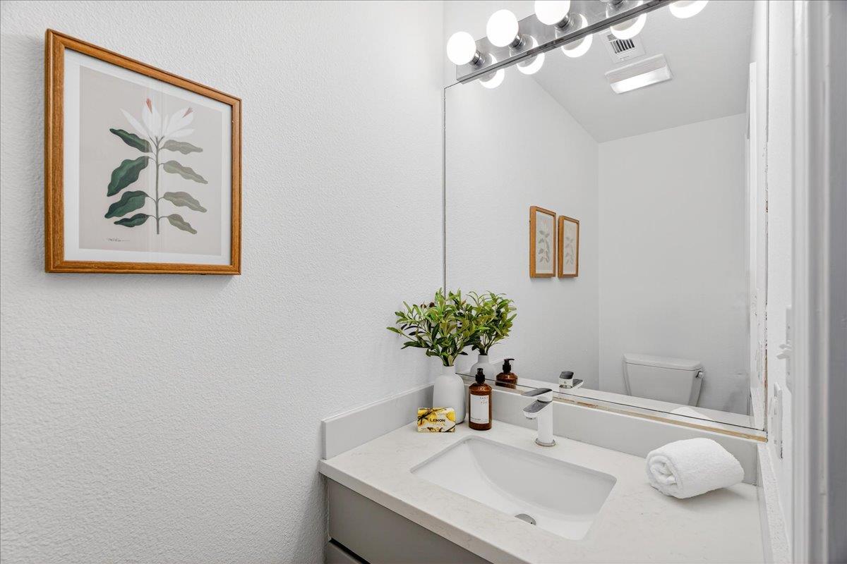 Detail Gallery Image 5 of 39 For 29 Jennings Ct, San Francisco,  CA 94124 - 3 Beds | 2/1 Baths