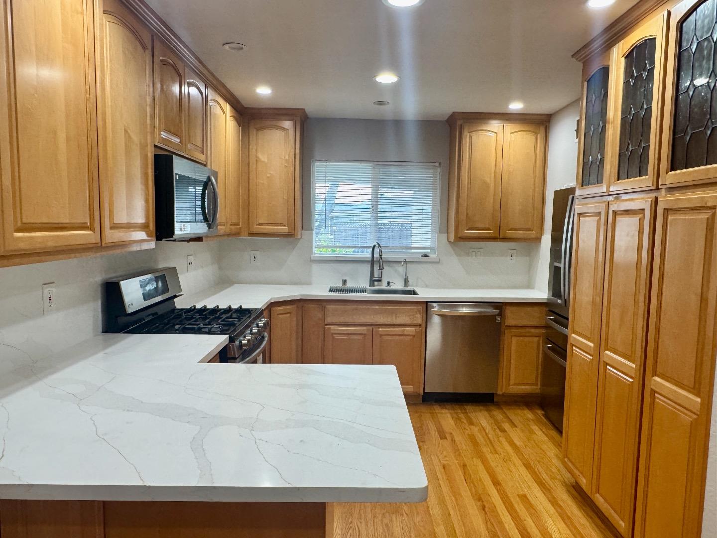 Detail Gallery Image 7 of 29 For 5846 Pontiac Dr, San Jose,  CA 95123 - 3 Beds | 2 Baths