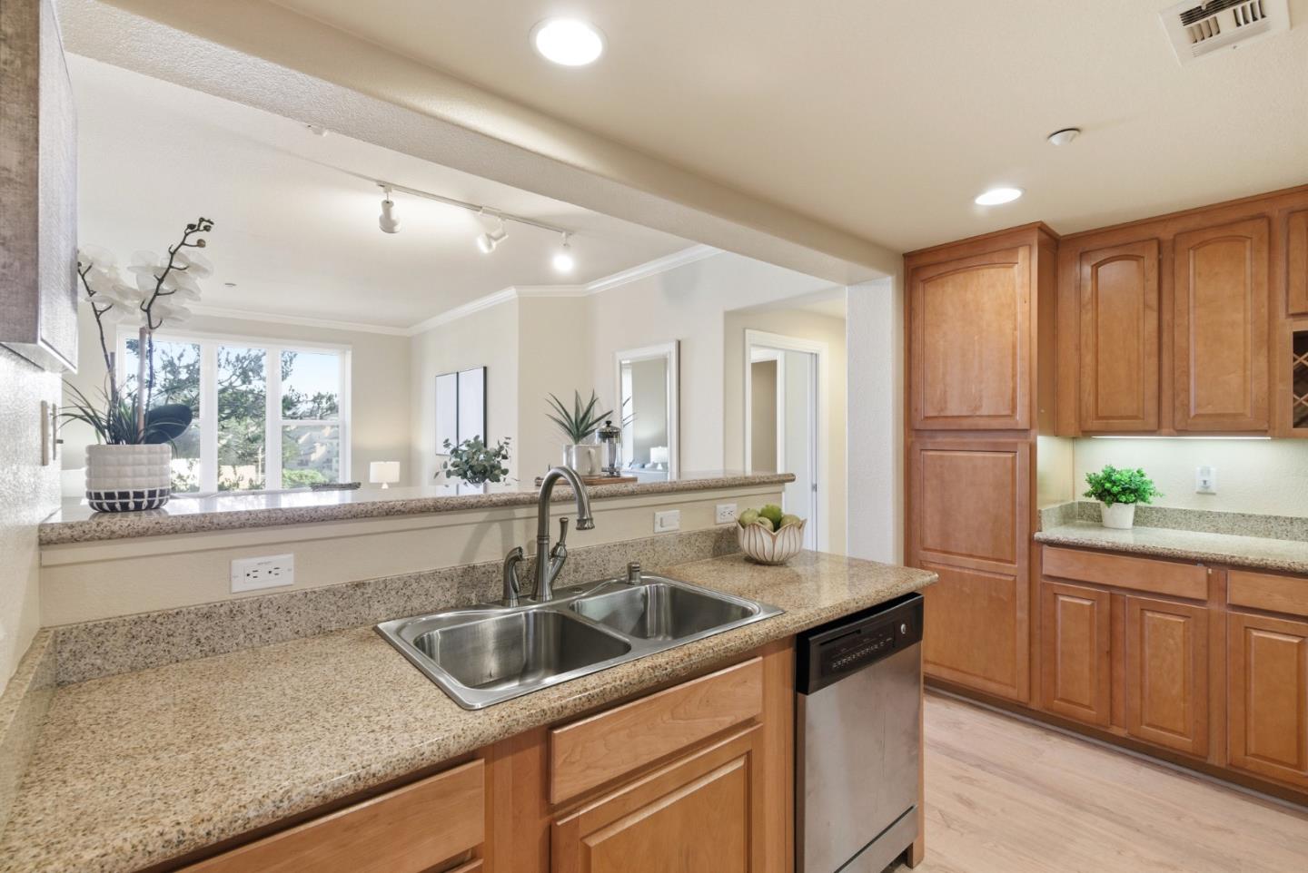 Detail Gallery Image 9 of 30 For 2260 Gellert Blvd #1102,  South San Francisco,  CA 94080 - 2 Beds | 2 Baths