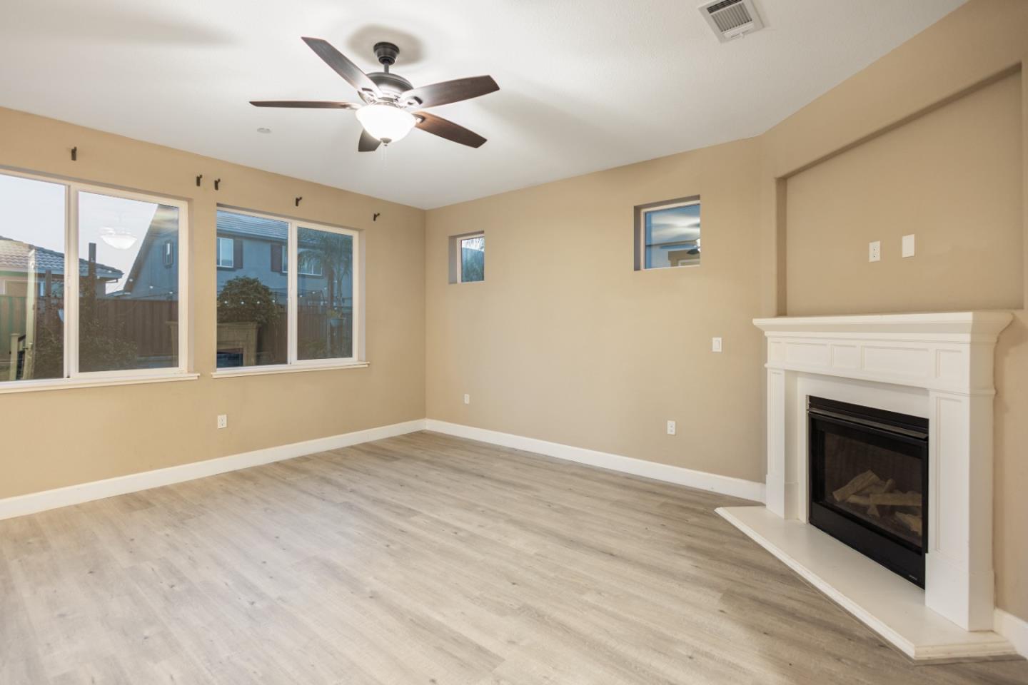 Detail Gallery Image 7 of 22 For 617 Copper Ridge Way, Oakley,  CA 94561 - 4 Beds | 3 Baths