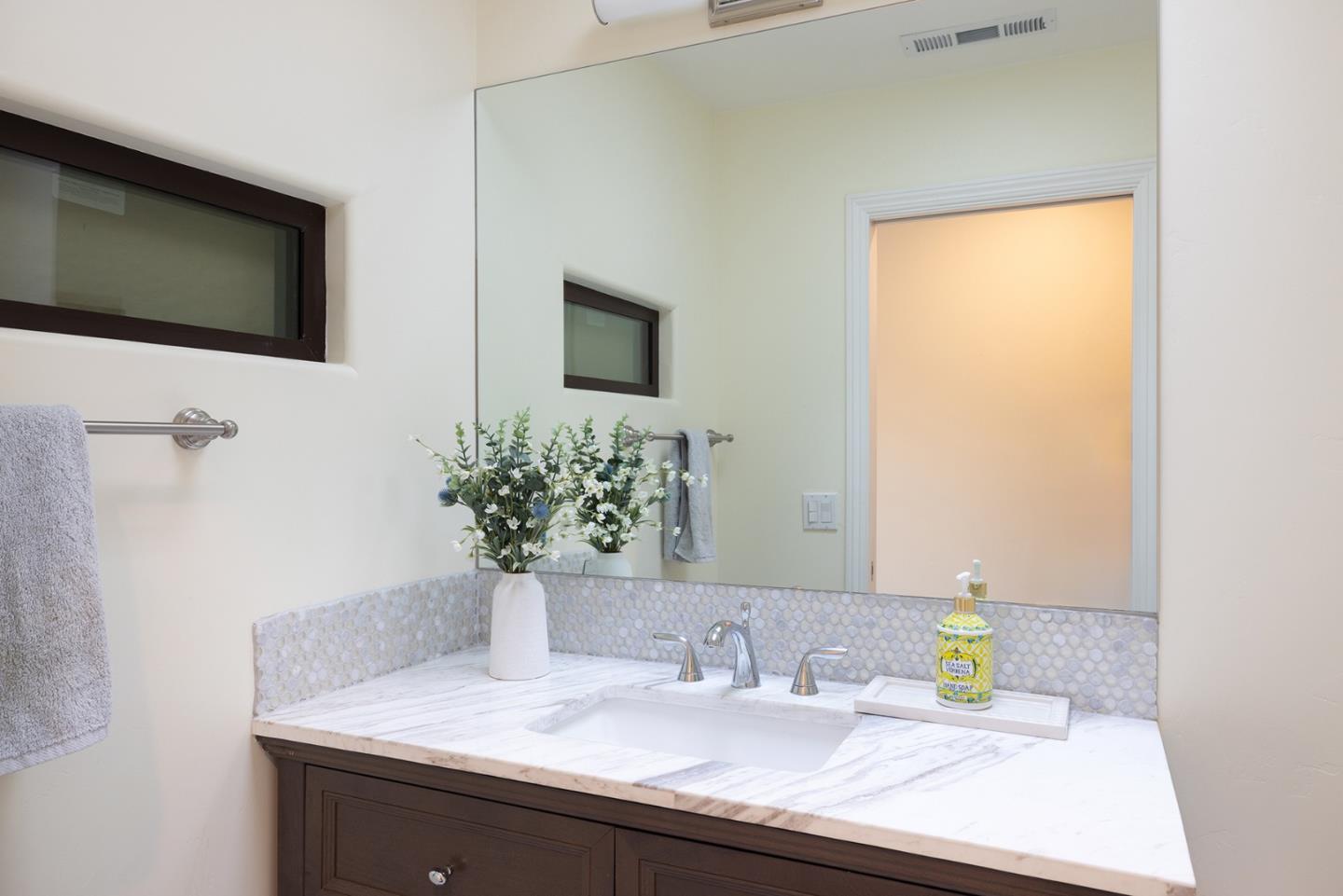 Detail Gallery Image 11 of 21 For 10148 Blue Larkspur Ln, Monterey,  CA 93940 - 4 Beds | 3/1 Baths