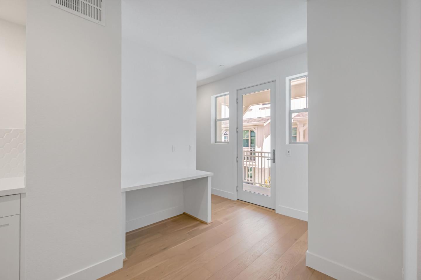 Detail Gallery Image 12 of 31 For 194 Oak Cir, Walnut Creek,  CA 94597 - 4 Beds | 3 Baths