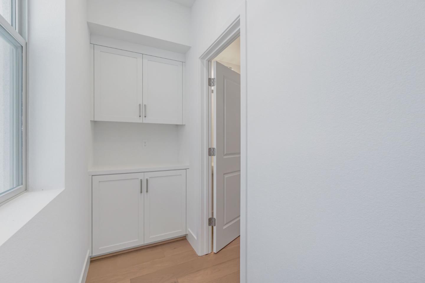 Detail Gallery Image 13 of 31 For 194 Oak Cir, Walnut Creek,  CA 94597 - 4 Beds | 3 Baths