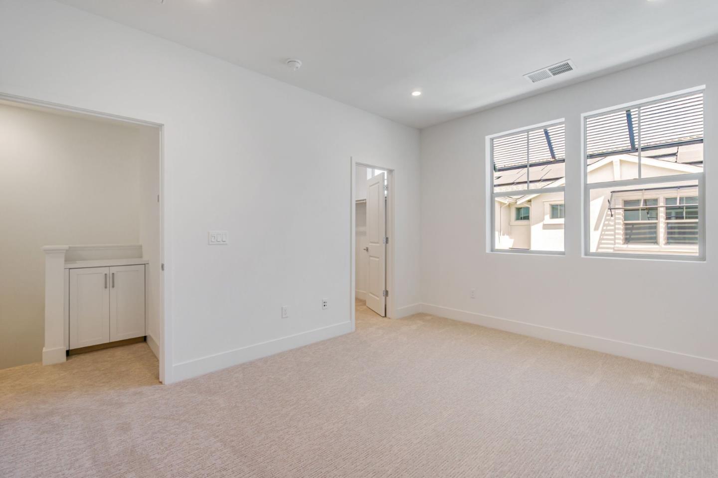 Detail Gallery Image 16 of 31 For 194 Oak Cir, Walnut Creek,  CA 94597 - 4 Beds | 3 Baths